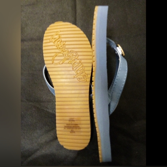 Lindsay Phillips - NWT Yoga Mat Foot bed, Logo Button Non-Slip Soles, Denim Blue - Picture 4 of 15